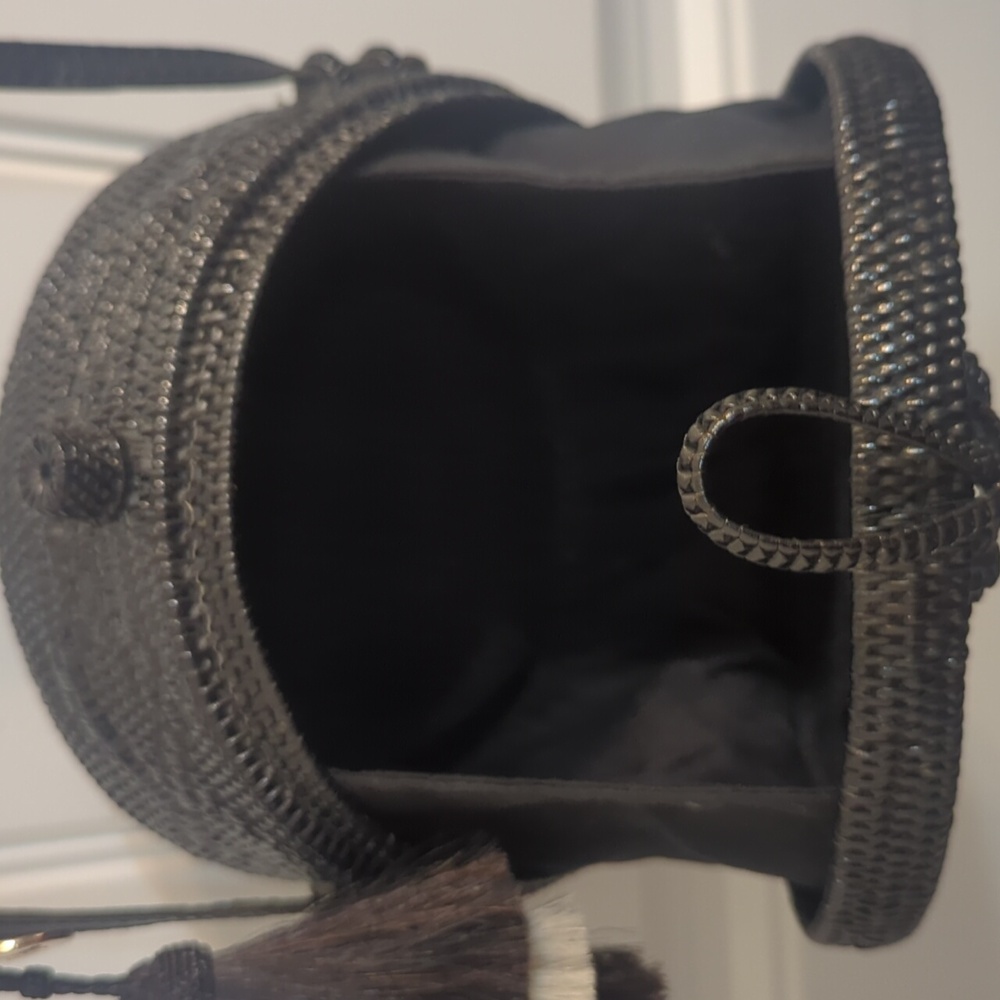 Bosom Buddy Circular Straw Handbag - Picture 5 of 10